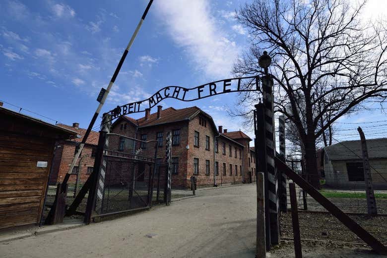 Entrée du camp de concentration d'Auschwitz-Birkenau