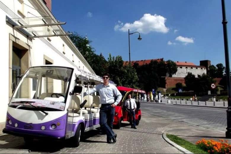Conducteur de voiture électrique à Cracovie