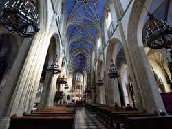 Basilique de la Sainte-Trinité, intérieur