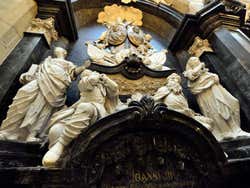 Cathédrale du Wawel, tombe