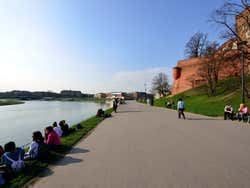 Promenade sur la rive de la Vistule